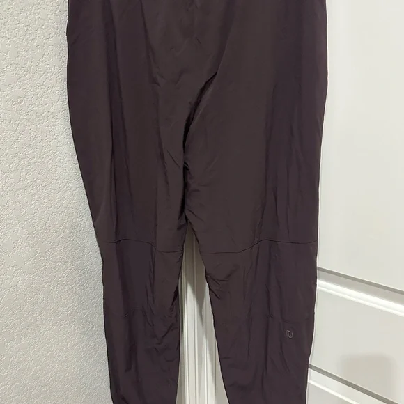 nuuds women’s refine Joggers in limited edition shade, “eggplant” - Picture 3 of 7